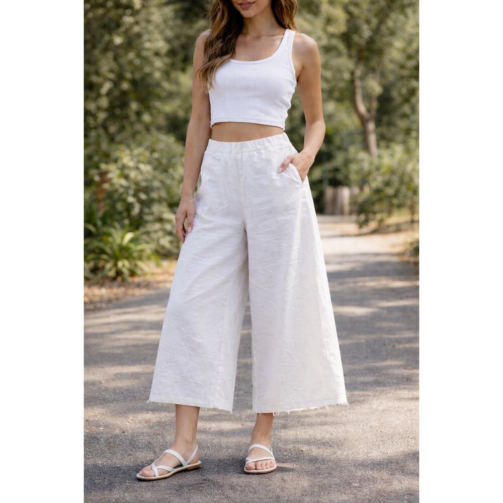 mat fashion women's pale gray wide leg culottes with elastic waist. Size XS